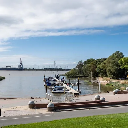 Ebbe Am Weserstrand Apartamento *