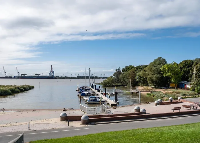 Ebbe Am Weserstrand Sandstedt